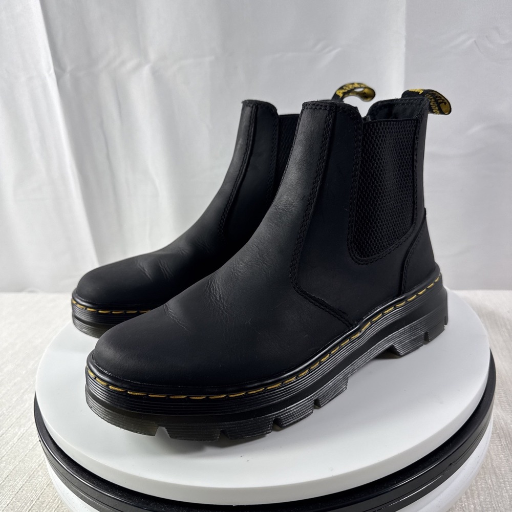 doc martens leather chelsea boots AW004 men's  6 Women's  7